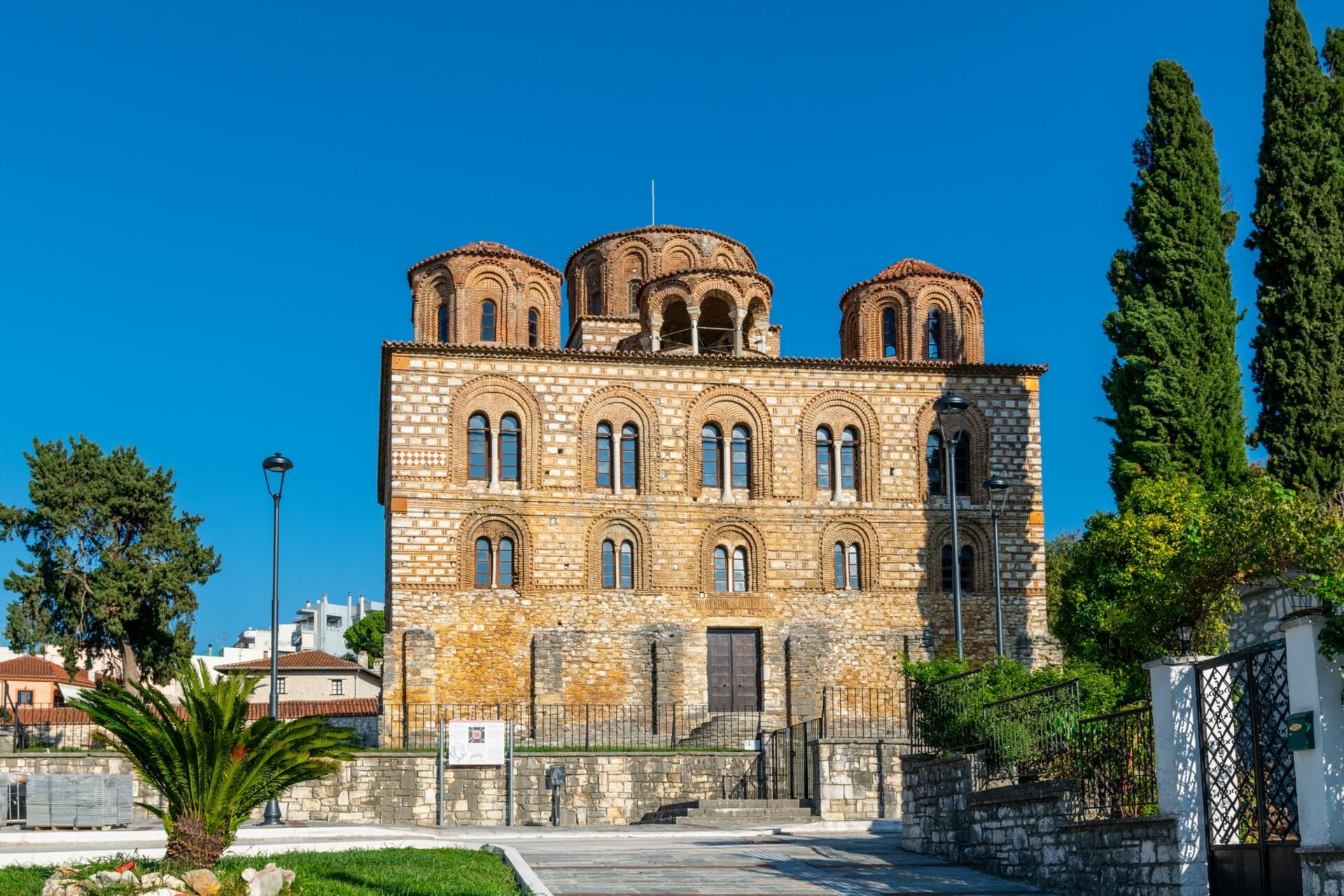 Ναός Παναγίας Παρηγορήτισσας στην Άρτα